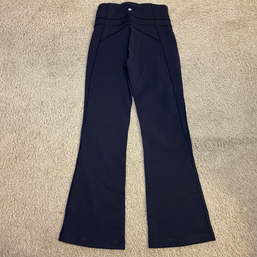 Lululemon Groove Pant Flare *Full-On Luxtreme 27"
Black - Picture 5 of 6